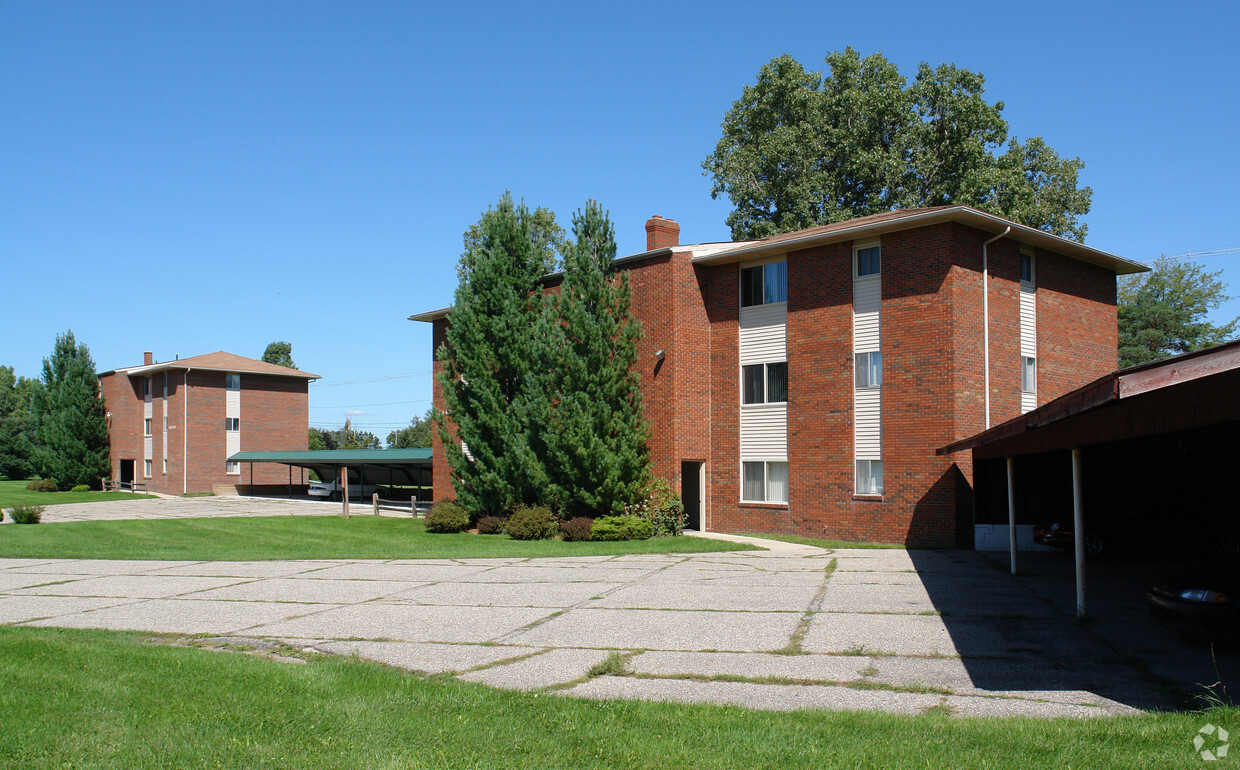 Building Photo - Pine Cove Apartments