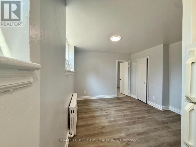 Photo du bâtiment - 2770-2770 Yonge St