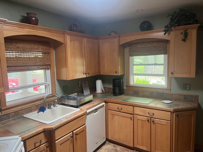 Foto del edificio - 165 E Miller Rd