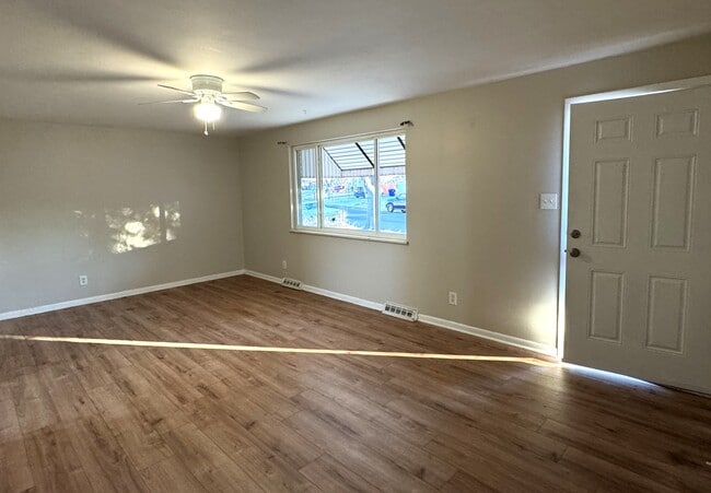 Foto del edificio - 12327 E Virginia Pl