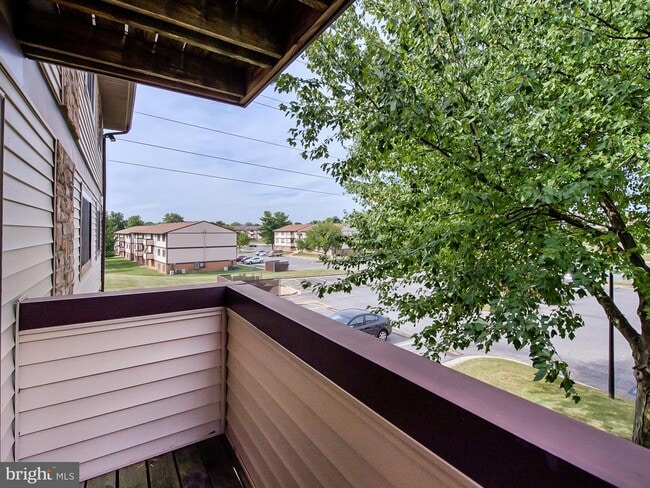 Building Photo - 993 Heather Ridge Dr