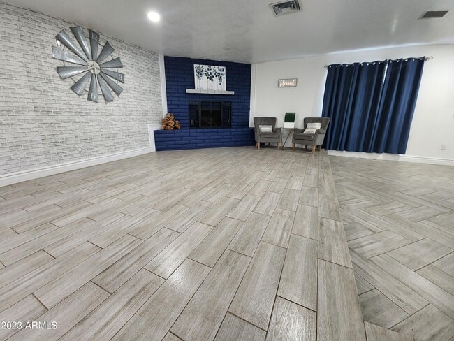 Building Photo - 6809 S 66th Ave