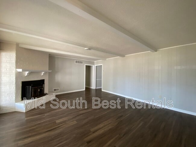 Building Photo - 5438 Elmhurst Ave