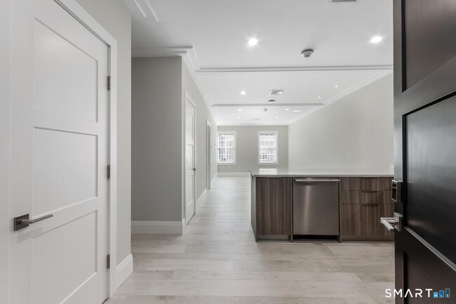 Building Photo - 1990 Bronson Rd