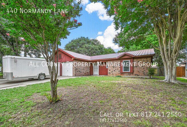 Foto del edificio - 440 Normandy Ln