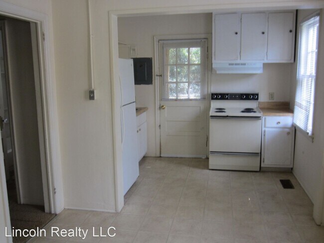 Building Photo - 2 br, 1 bath House - 311 E. Alden Ave *