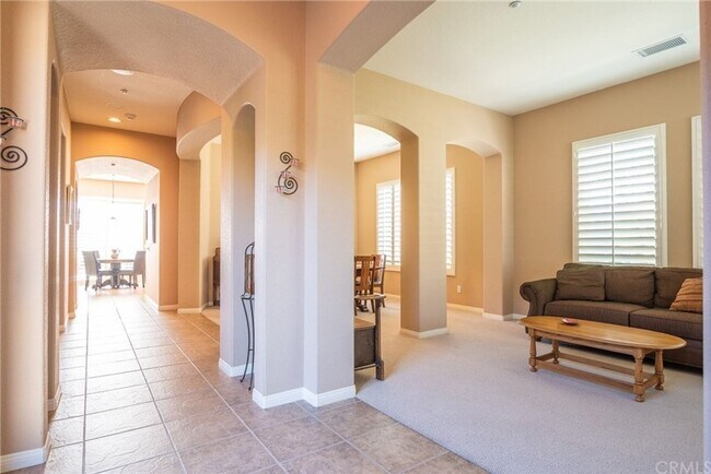 Building Photo - 4 Bedroom 3 bathroom Gorgeous home in Pres...