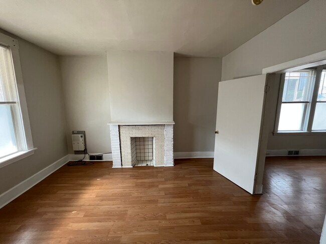 Foto del edificio - 240 N Graham St