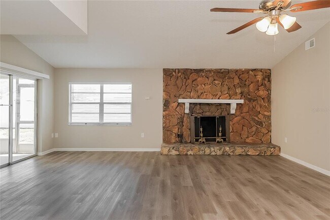 Foto del edificio - 4414 Tall Oak Ln