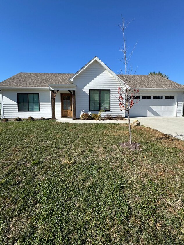 Primary Photo - 3 bedroom 2 bath house