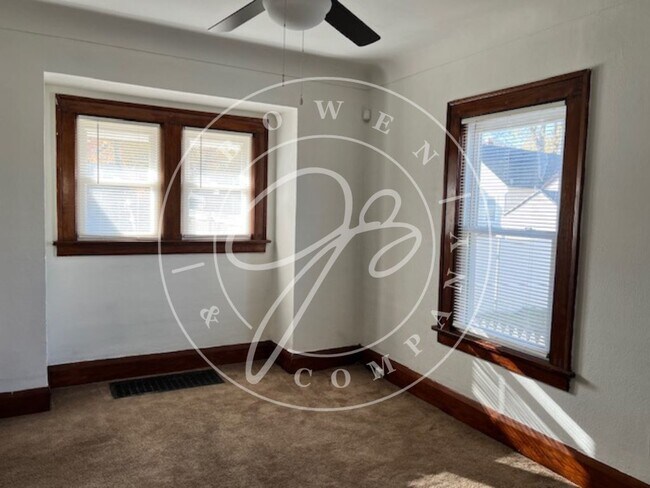 Building Photo - Beautiful 3 bedroom West Toledo Home