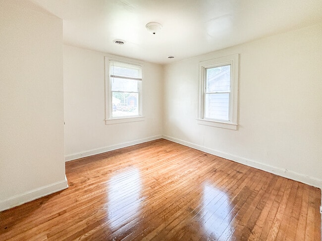 Building Photo - 130 Leavenworth St
