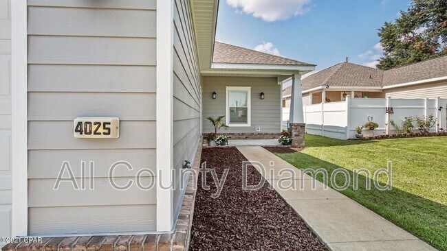 Foto del edificio - 4025 Riverside Dr