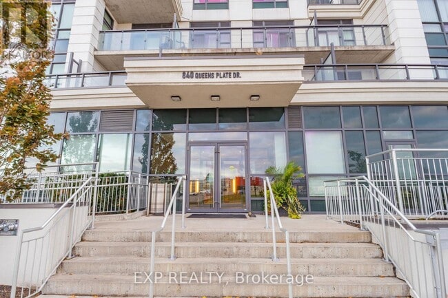 Building Photo - 840 Queens Plate Dr