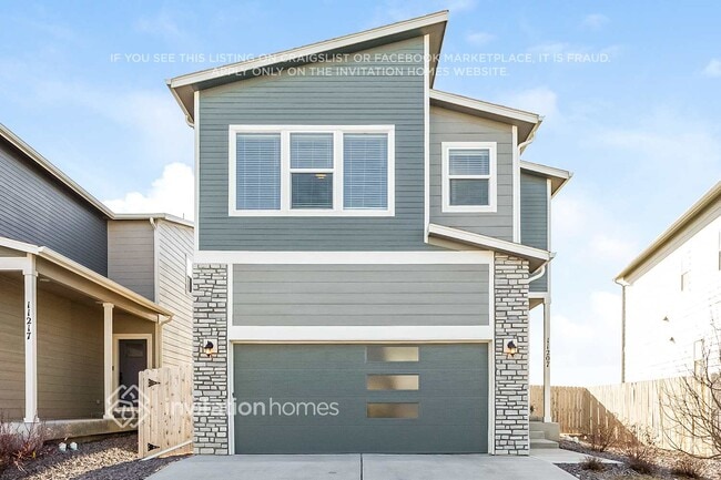 Building Photo - 11207 House Finch Ln