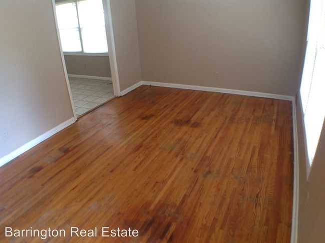 Building Photo - 1805 Enfield St