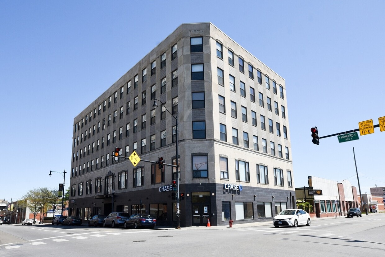 Renaissance Lofts - 1791 W Howard St