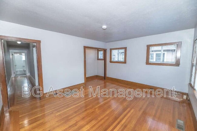 Photo - 3940 Whittle Ave Apartment