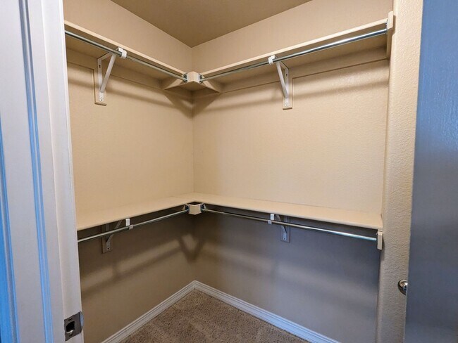 Building Photo - Fantastic Two Bedroom/Two Bath w/ Loft