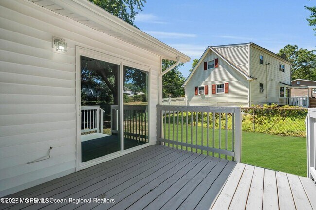 Foto del edificio - 1016 Woodlane Rd