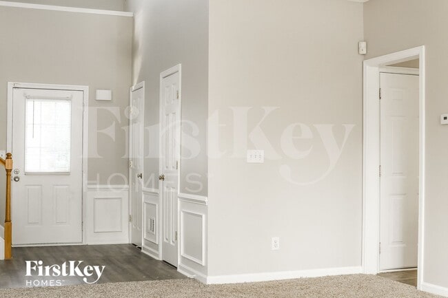 Foto del edificio - 786 Weybourne Ct NE