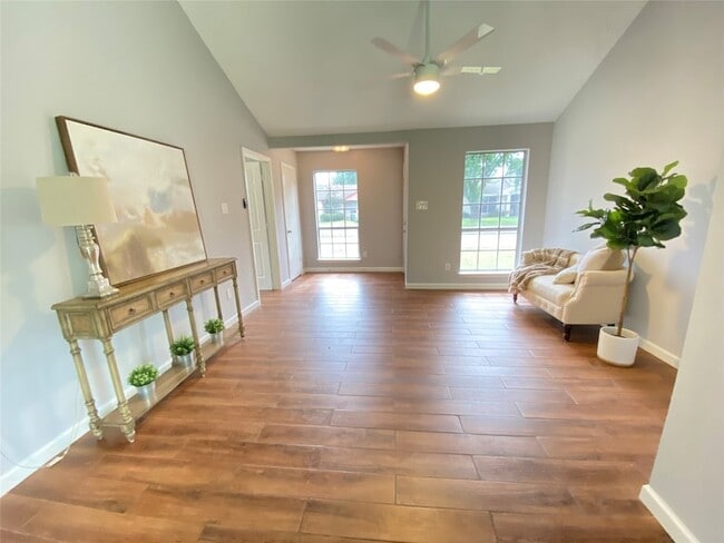 Building Photo - 1011 Melford Ave