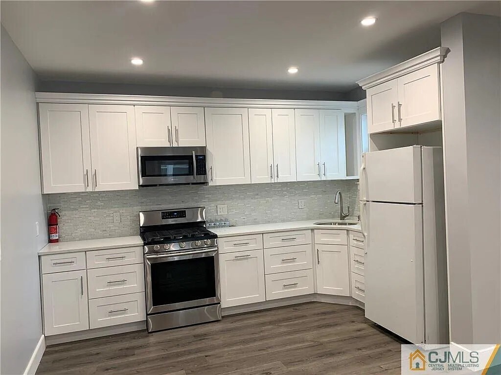 Kitchen - 253 Augusta St