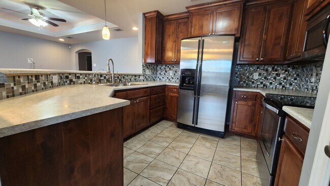 Foto del edificio - 4 bedroom 2 bath Paulann home AVAILABLE SOON!