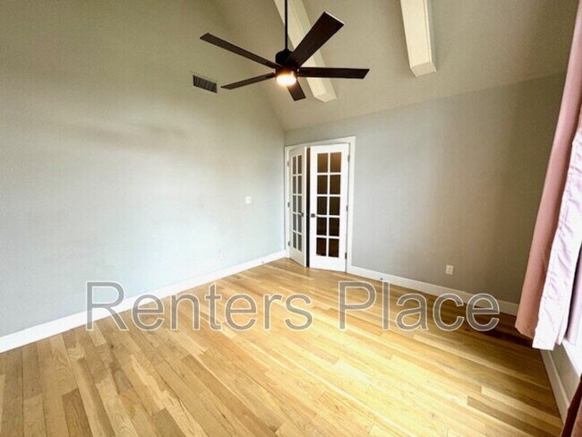 Building Photo - 816 N 89th St