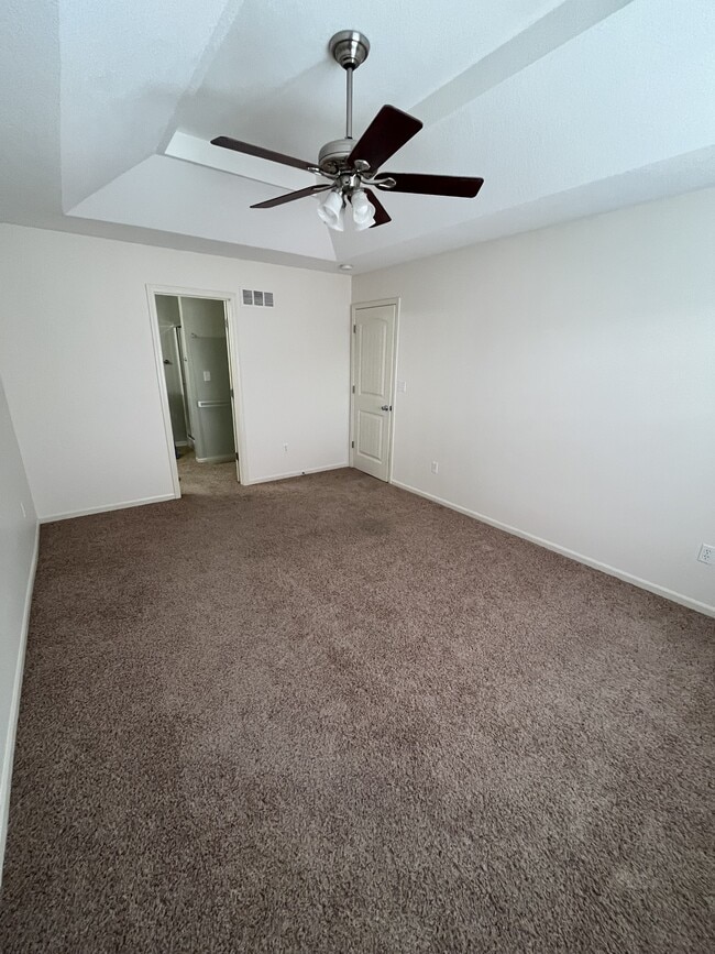 Foto del edificio - 1204 Dustins Way