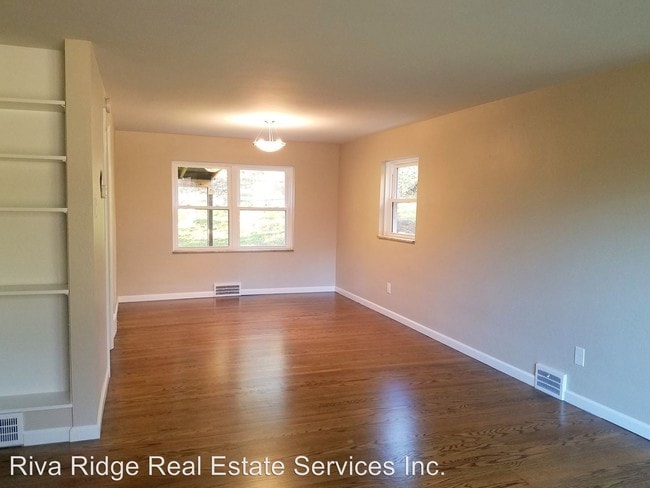 Building Photo - 1727 Helen Dr