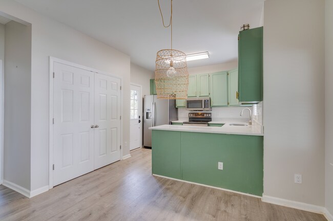 Foto del edificio - 2704 Thurrock Dr