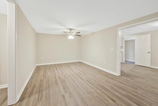 Building Photo - 43479 Van Auken Dr