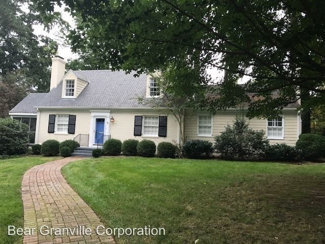 Building Photo - 3 br, 2.5 bath House - 303 Sunset Dr