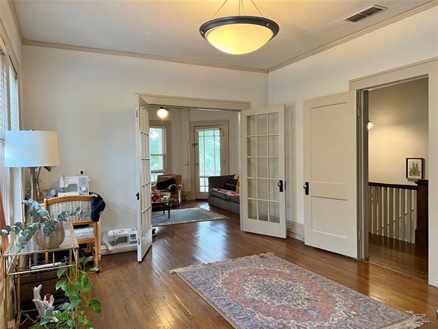 Foto del edificio - 420 W Franklin St