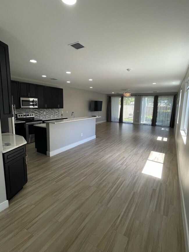 Foto del edificio - 619 SW 17th St