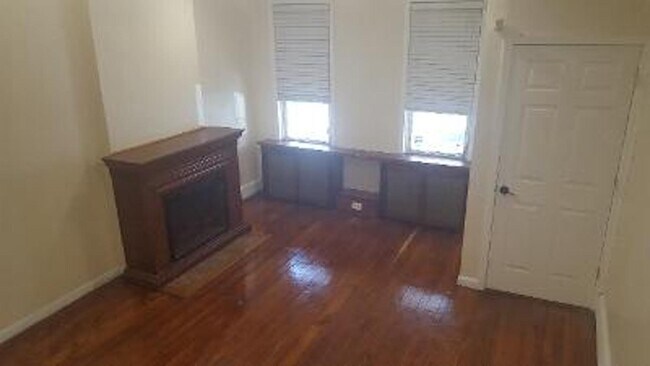 Sala de estar Vista N.º 3 - 3905 Reno St