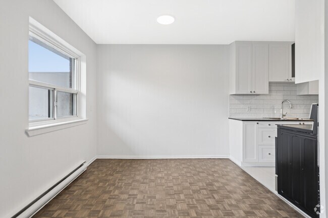 1 chambre, 1 salle de bain - 668 pi² - Salle à manger - 2360 Weston Road
