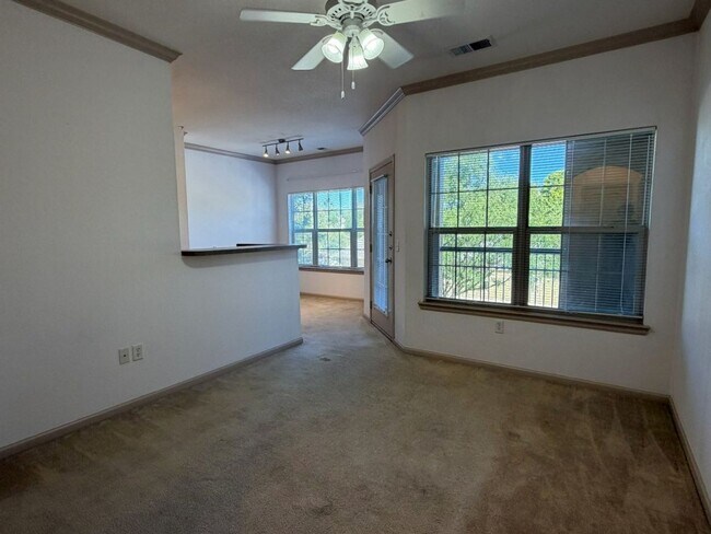 Foto del edificio - 5620 Fossil Creek Pkwy