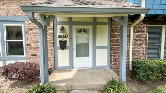 Foto del edificio - 2226 Triway Ln