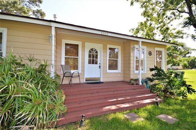 Building Photo - 2642 Loganberry Cir