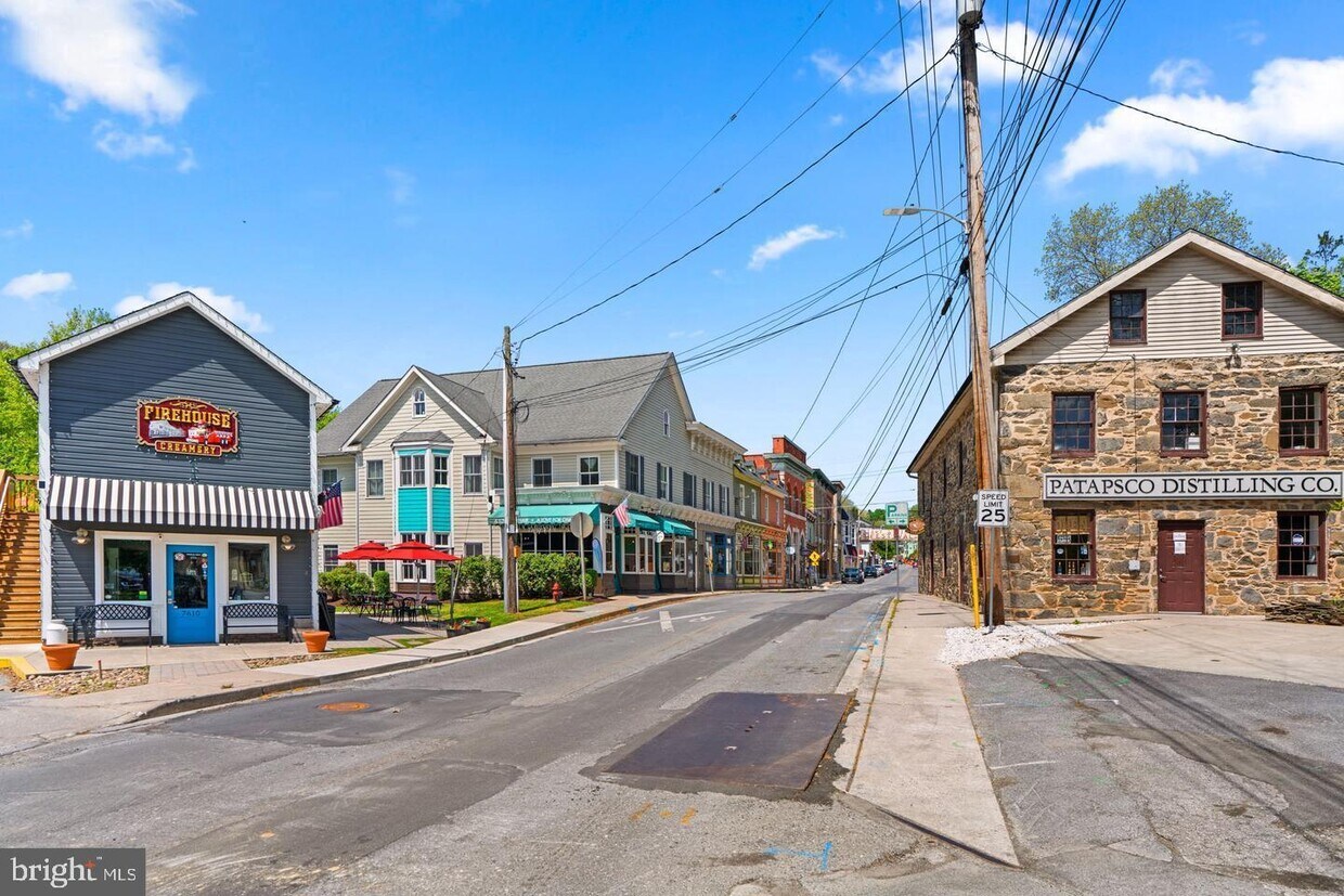 Foto principal - 7404 Locust St