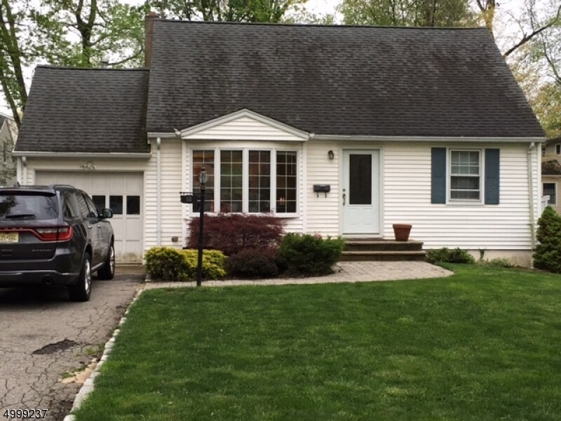 Primary Photo - 58 Beechwood Rd