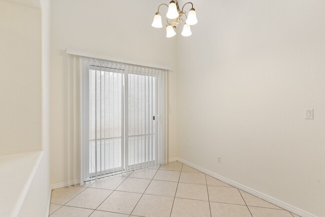 Foto del edificio - 7268 Vinca Rd
