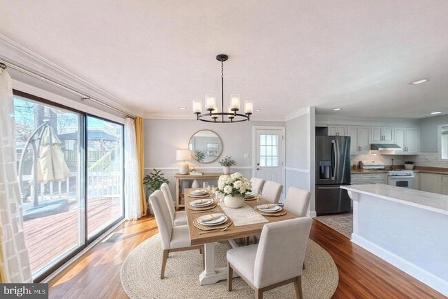 Photo - 1012 Loxford Terrace House