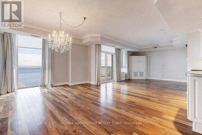 Photo du bâtiment - 1477-1477 Lakeshore Rd.