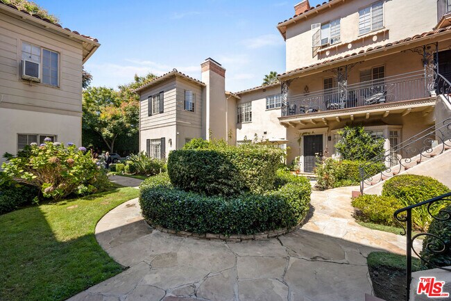 Foto del edificio - 148 S Camden Dr