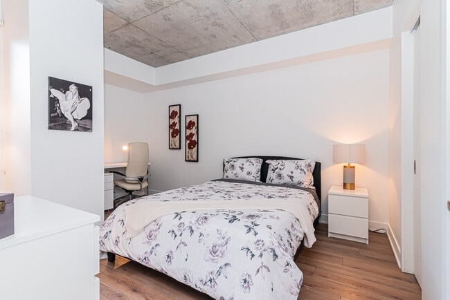 Building Photo - 540 Boul. de Maisonneuve E