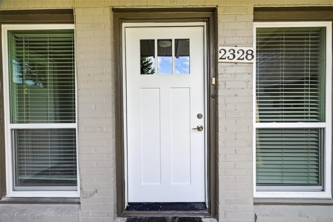 Foto del edificio - 2328 McClendon St