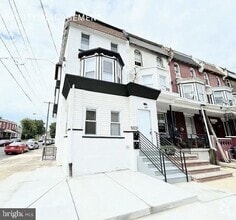 Building Photo - 5031 W Girard Ave